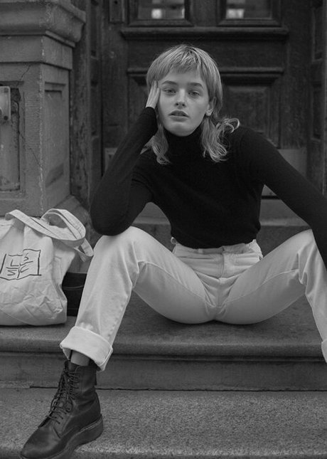 Esther McGregor model pornographic photos