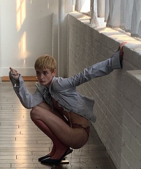 Esther McGregor nice model photos