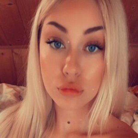 luisakrpp xxx pornstar photo