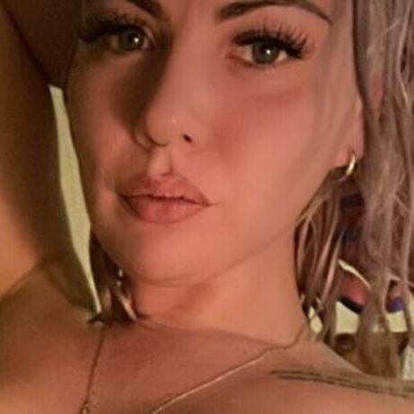 a favss16 star adult image