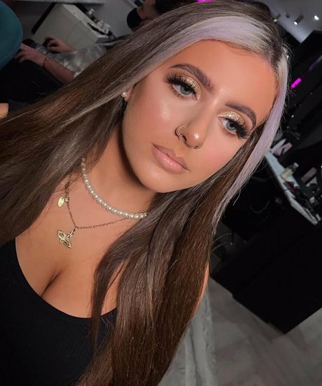 Beth G star adult photo