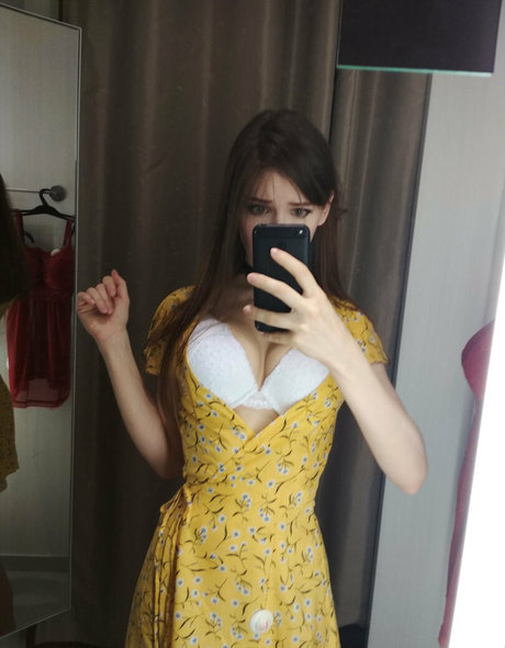 ninelbordel nudes model pic