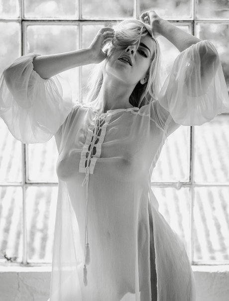 Grace Fae star art photos