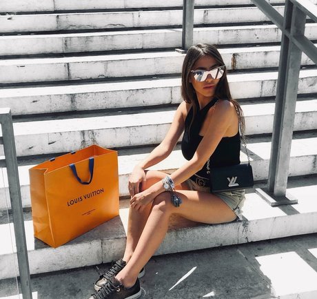 Meshi Malka hd model galleries