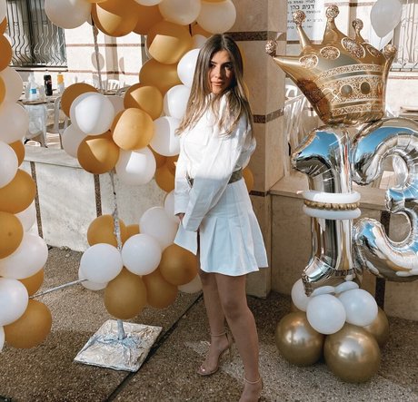 Meshi Malka hot star photo