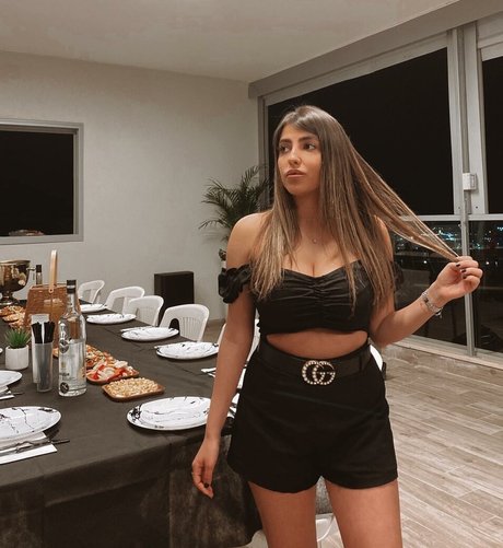 Meshi Malka nude star pic