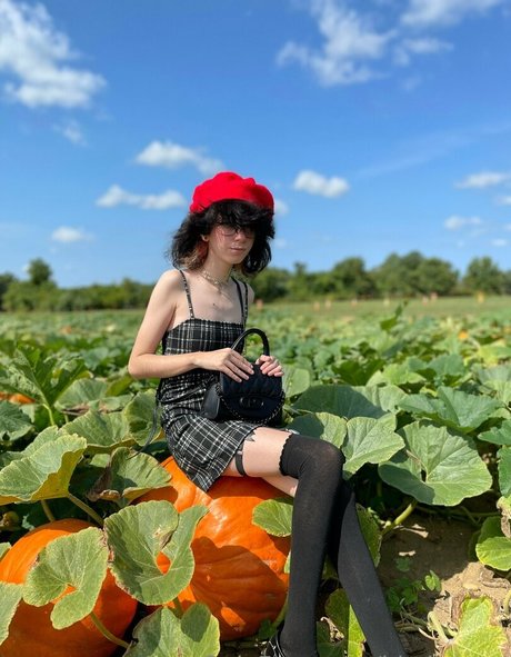 bitchgutzz model pretty picture