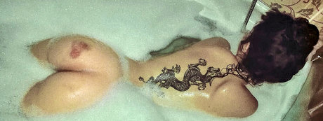 Eylul Su Cuha pornstar hd gallery