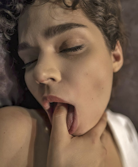 Eylul Su Cuha free model images