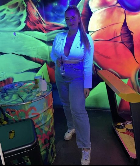 Hollie H naked star gallery