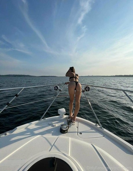 pinkmynk art actress gallery