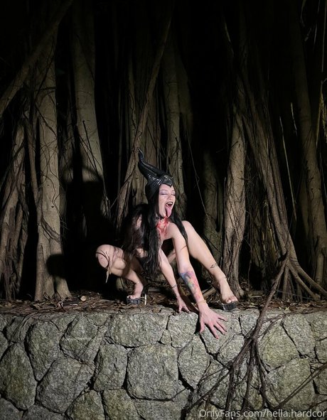 hella hardcor model perfect picture