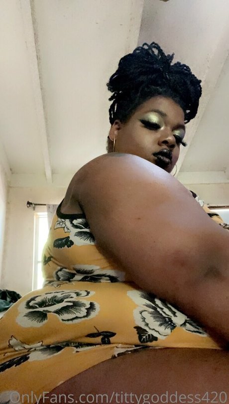 tittygoddess420 nudes star images