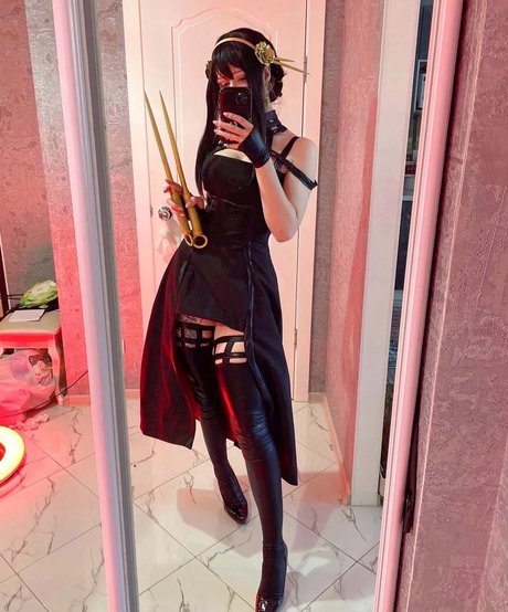 SuiSaiUwU xxx actress photo