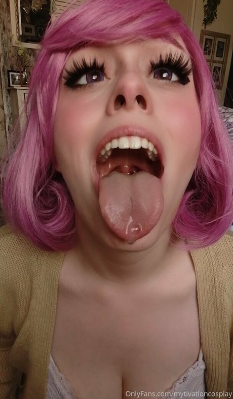 veryyes star naked image