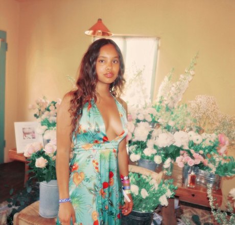 Alisha Boe sexy star images