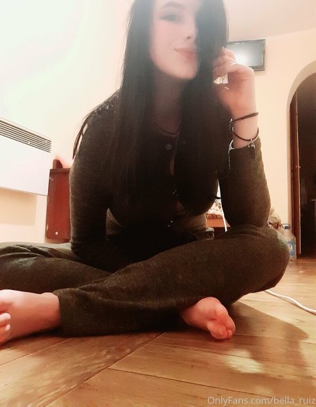 bella ruiz model art photos