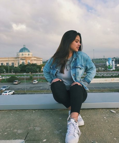 Gal Haitin sexy actress photo