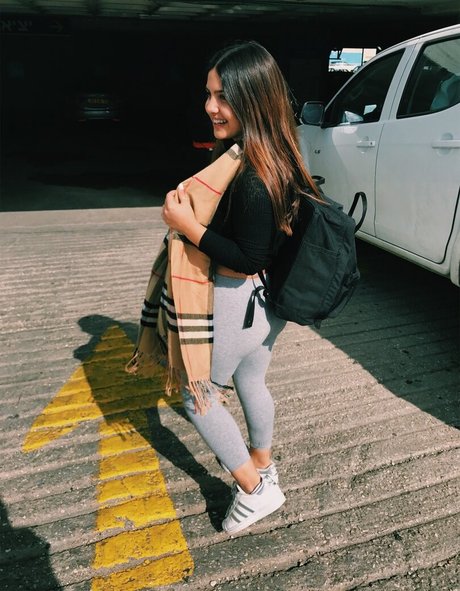 Gal Haitin pretty pornstar img