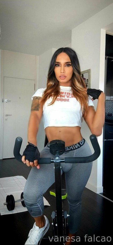 vanefalcao top model images