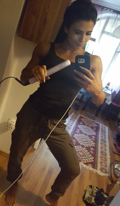 miracuckold free model photo