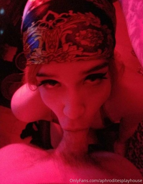 aphroditesplayhouse model art img