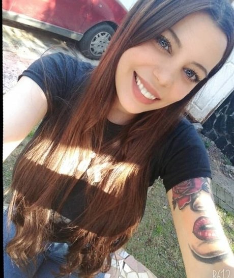 genesis18 sexy model pics