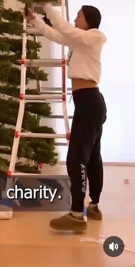 Mari Takahashi model naked image