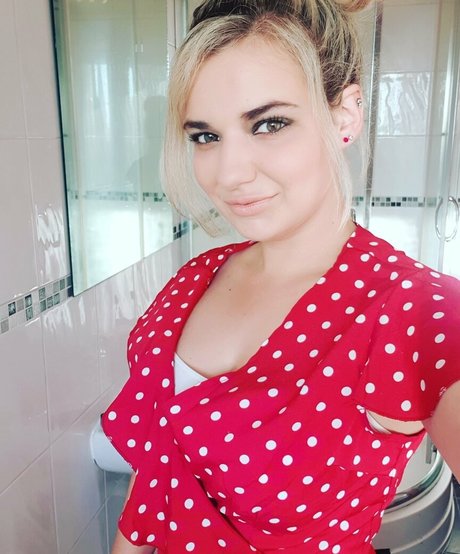 gassygirldolly perfect actress photos