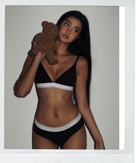 nopearii sexy actress img