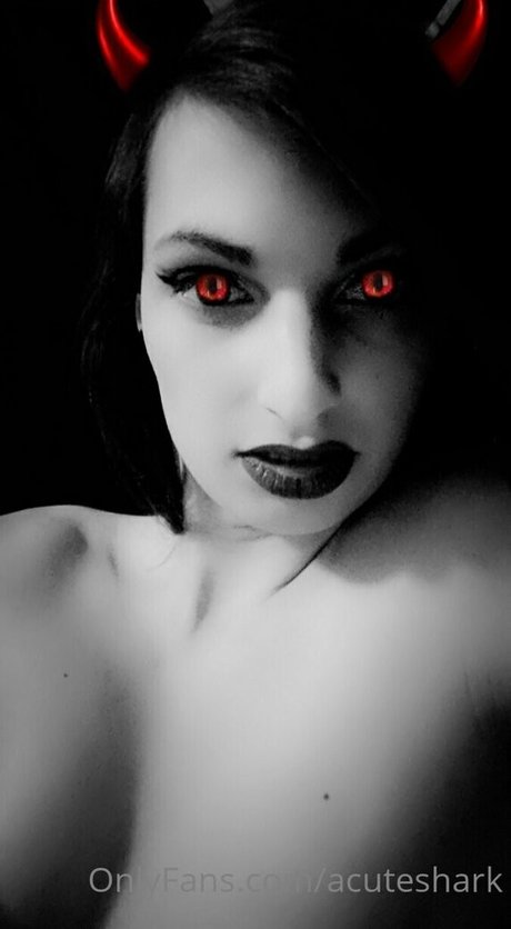 acuteshark exclusive actress photo