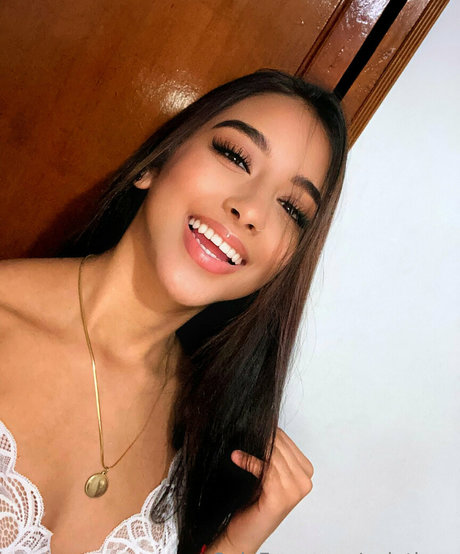 valatinax hot pornstar gallery