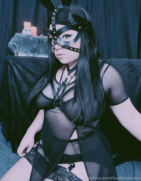 itsahmiamarie erotic star picture