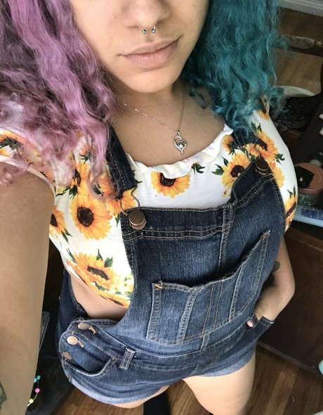 itselliemay exclusive actress archive