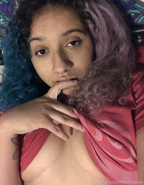 itselliemay star erotic photo