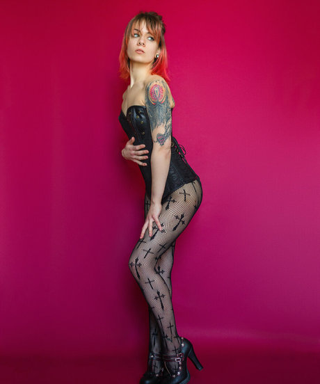 Ari cakes model exclusive gallery