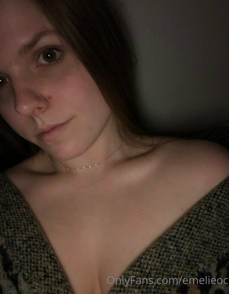 emelieoc sexy star image