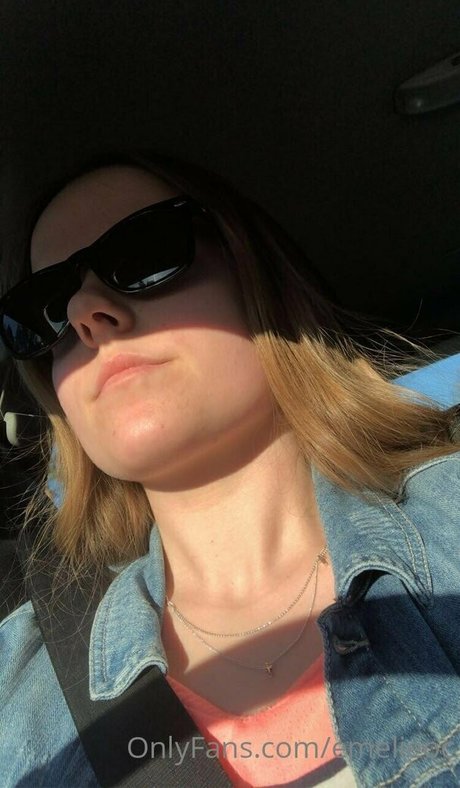 emelieoc art model pictures