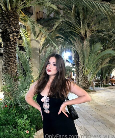 findomylia xxx model pictures