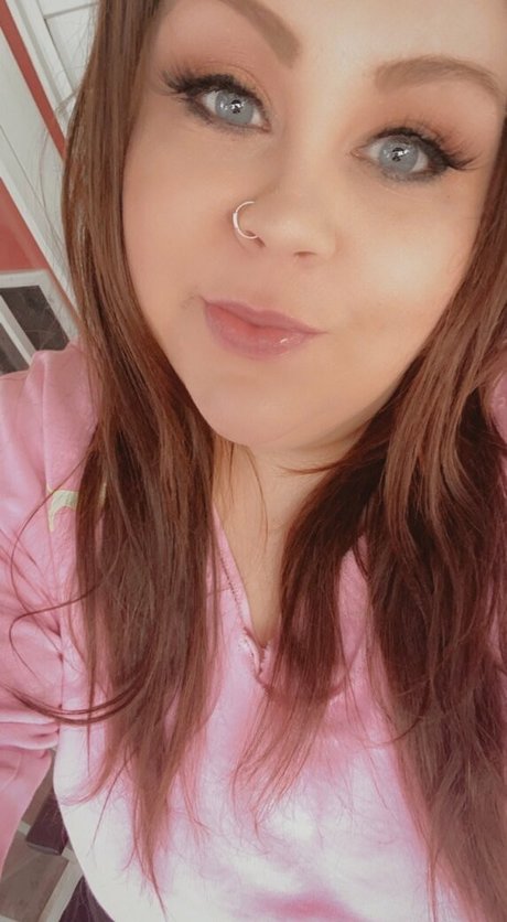 bustymeg nude actress img