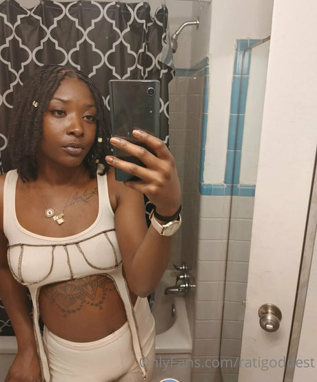 ratigoddest pornographic model picture