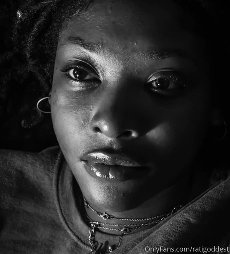 ratigoddest pretty pornstar picture