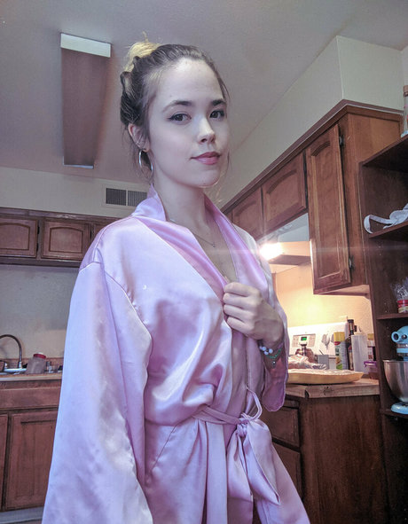 alicemoonstone_ perfect model pics