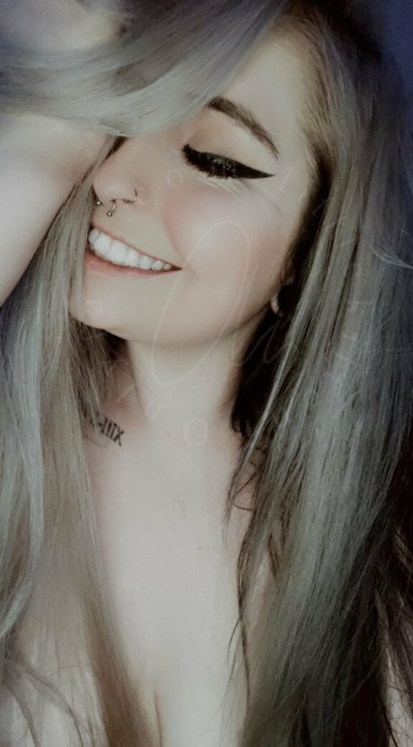 littlekittenn model sexy pic