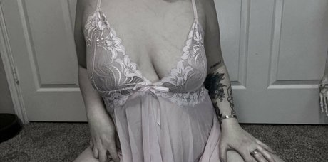 littlekittenn model nude pic