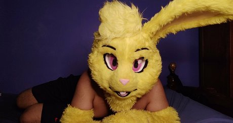 naughty louie nude actress photo