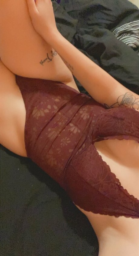 coralinebb porn model picture