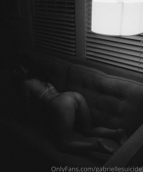 gabriellesuicide model naked images