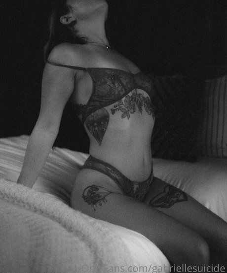 gabriellesuicide model nudes pics