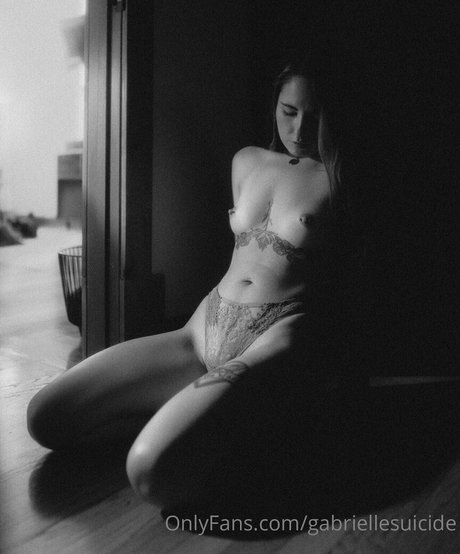 gabriellesuicide erotic pornstar pics